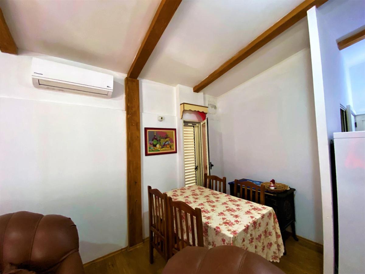 Ramo'S Green Beachside Retreat - Cozy 2 Bedroom Home Wlora Zewnętrze zdjęcie